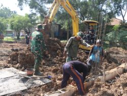 Babinsa Koramil 09/Cibarusah Bangun KDKMP di Desa Sukabungah, Perkuat Ekonomi Warga