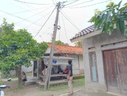 Tiang Listrik Miring di Sukatani Bekasi Bikin Warga Waswas, Takut Roboh Saat Hujan