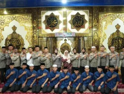 Suasana Hangat di Mapolres, Kapolres Pelabuhan Makassar Pimpin Pengajian Bersama Anak Yatim