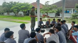 Babinsa Sosialisasi Di SMAN 1 Muaragembong