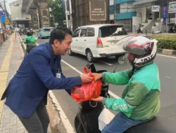 ​Penuh Kehangatan, Jumat Berkah Insan BRILiaN BRI BO Panglima Polim Diwarnai Bagi-Bagi Paket Sembako