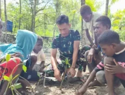 Satgas TMMD Kodim 1710/Mimika Tanamkan Kepedulian Lingkungan Lewat Penanaman Mangrove Bersama Anak-Anak
