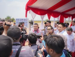 Wamen Ossy Serahkan Sertipikat bagi MBR di Kalsel, Dukung Penyediaan Rumah Layak Huni Lewat Legalitas Tanah